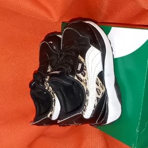 Puma Sneakers